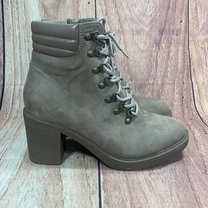 Olive Street Boots Pewter Color Sz 9 Inside Zipper